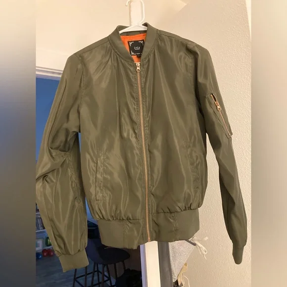Bomber Jacket - Picture 4 of 6